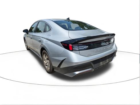 Used 2025 Hyundai Sonata SE FWD image 3