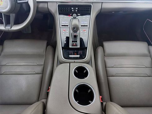 Used 2023 Porsche Panamera 4 Platinum Edition AWD/4WD image 20
