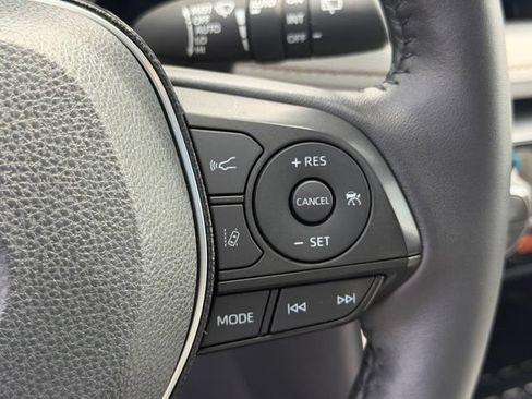 Certified 2022 Toyota RAV4 XLE Premium AWD/4WD image 27