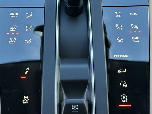 New 2026 Porsche Macan S image 25