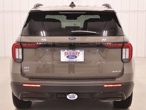 New 2026 Ford Explorer ST-Line w/ ST-Line Street Pack image 8