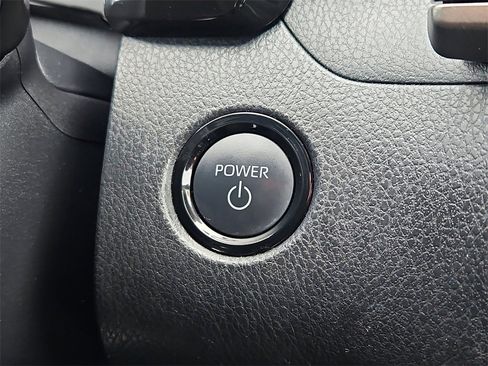 Used 2025 Toyota Camry SE w/ Convenience Package image 23