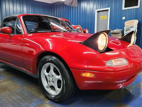 Used 1990 MAZDA MX-5 Miata image 3