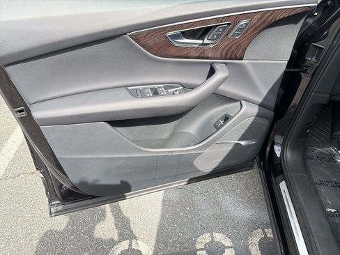 Used 2020 Audi Q7 3.0T Premium Plus w/ Premium Plus Package image 21