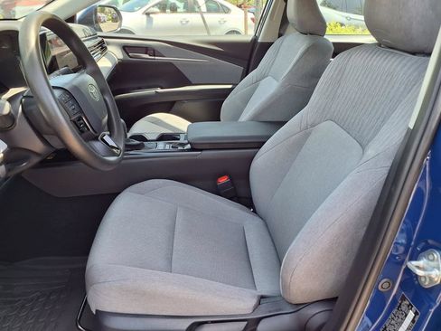 Used 2025 Toyota Camry LE FWD image 22