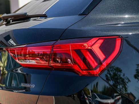 Used 2025 Audi Q3 2.0T Premium w/ Convenience Package AWD/4WD image 9