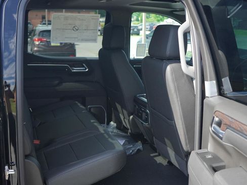 New 2026 GMC Sierra 1500 SLT w/ SLT Convenience Package image 29