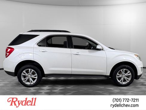 Used 2017 Chevrolet Equinox LT w/ Convenience Package AWD/4WD image 6