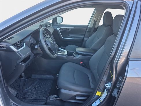 Used 2022 Toyota RAV4 LE image 12