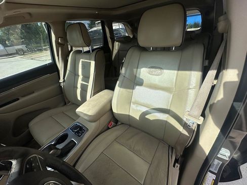 Used 2018 Jeep Grand Cherokee Overland AWD/4WD image 19
