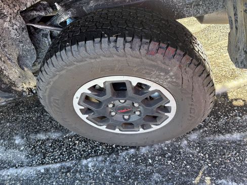 Used 2025 Toyota Tacoma TRD Off-Road image 26