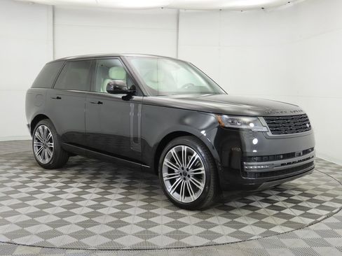 New 2026 Land Rover Range Rover SE image 3