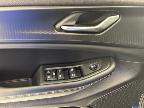 Used 2024 Jeep Grand Cherokee Altitude AWD/4WD image 25