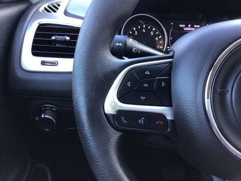 Used 2018 Jeep Compass Sport FWD image 28