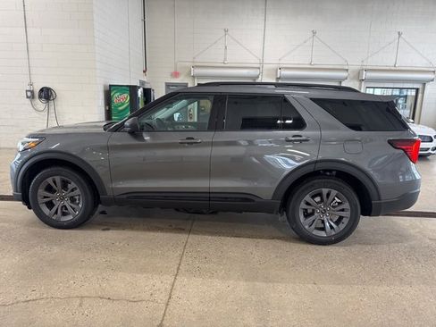 New 2026 Ford Explorer Active w/ Active Comfort Package image 8