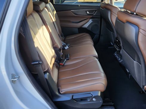 Used 2024 Acura MDX SH-AWD w/ Advance Package image 22