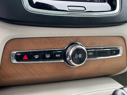 Used 2016 Volvo XC90 T6 Inscription w/ Vision Package image 23