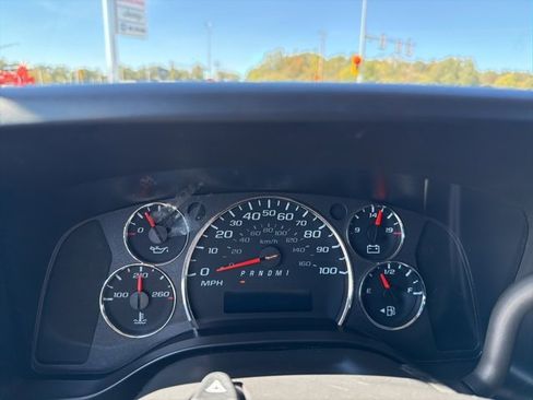 Used 2022 Chevrolet Express 2500 w/ Driver Convenience Package image 25