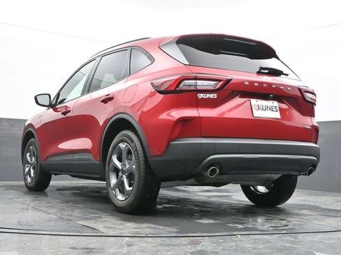 Used 2025 Ford Escape ST-Line w/ Cold Weather Package image 28