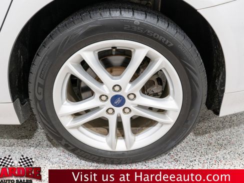 Used 2018 Ford Fusion SE FWD image 10