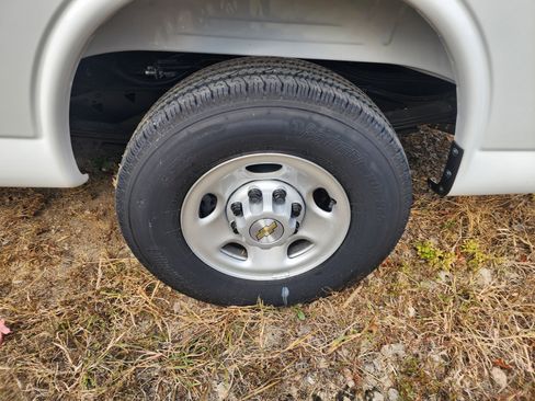 New 2025 Chevrolet Express 2500 w/ Driver Convenience Package image 6