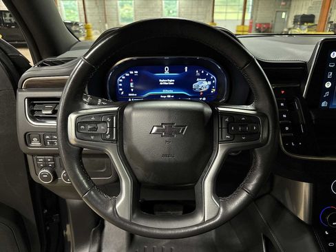 Used 2022 Chevrolet Tahoe Z71 w/ Luxury Package AWD/4WD image 19