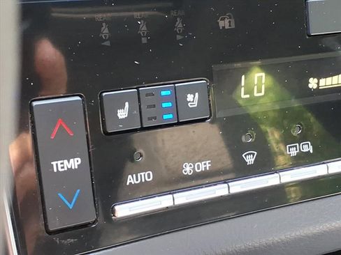 Used 2019 Toyota Avalon Limited w/ Advanced Safety Package FWD image 25