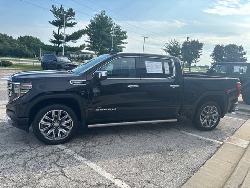 Used 2023 GMC Sierra 1500 Denali w/ Denali Reserve Package AWD/4WD image 16