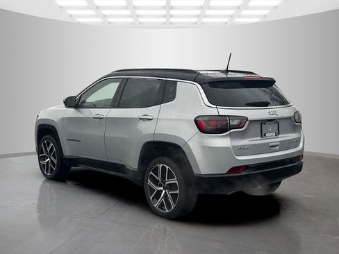 Certified 2025 Jeep Compass Limited w/ Elite Group AWD/4WD image 5
