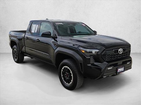 Used 2025 Toyota Tacoma TRD Off-Road image 3