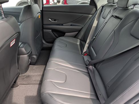 New 2026 Hyundai Elantra Limited FWD image 8