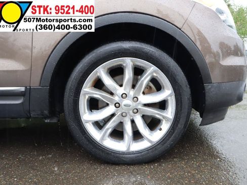 Used 2015 Ford Explorer XLT w/ Equipment Group 202A AWD/4WD image 26