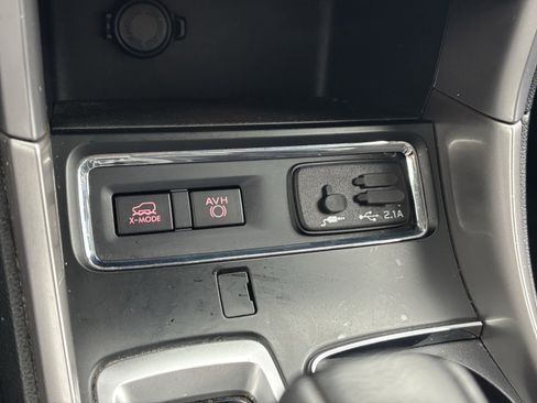 Used 2022 Subaru Ascent Limited image 23