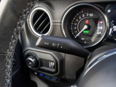 Used 2023 Jeep Wrangler Unlimited Sahara w/ Cold Weather Group AWD/4WD image 26