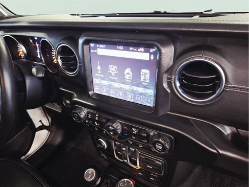 Used 2019 Jeep Wrangler Unlimited Sahara AWD/4WD image 49