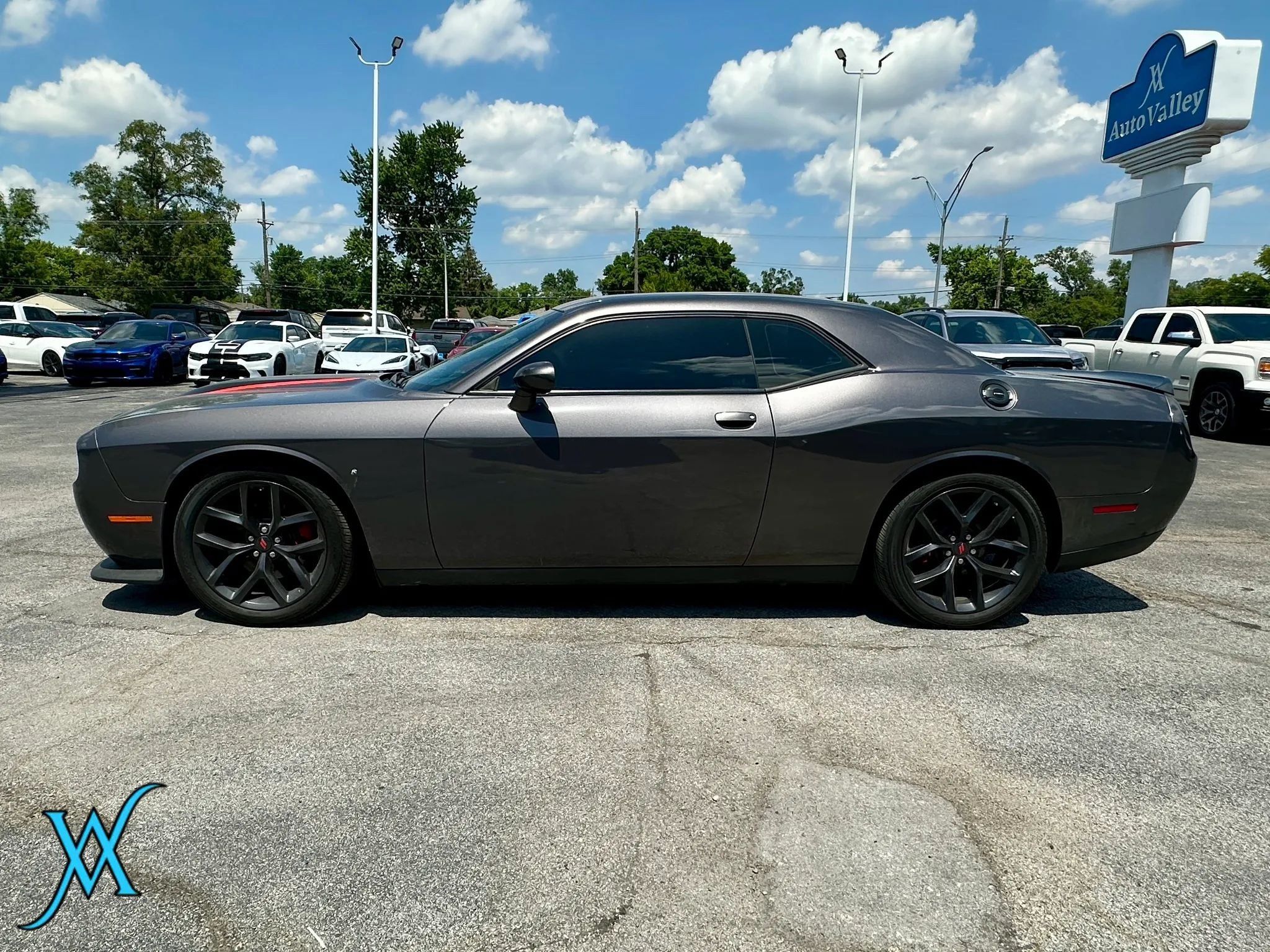 Used 2022 Dodge Challenger R/T w/ Blacktop Package RWD image 4