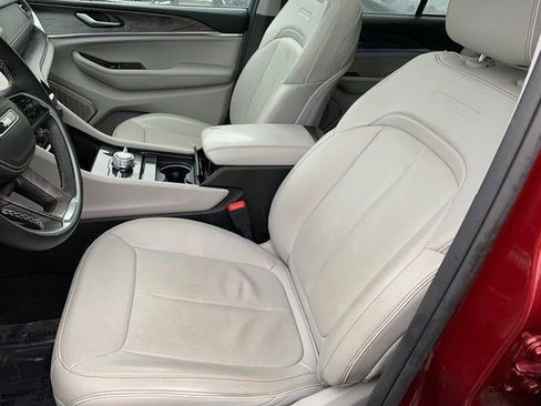 Used 2022 Jeep Grand Cherokee Overland image 15