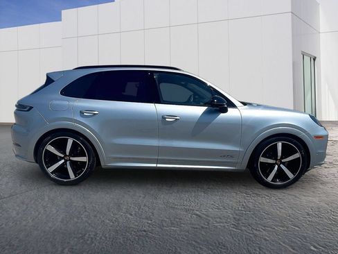 Certified 2026 Porsche Cayenne GTS AWD/4WD image 8