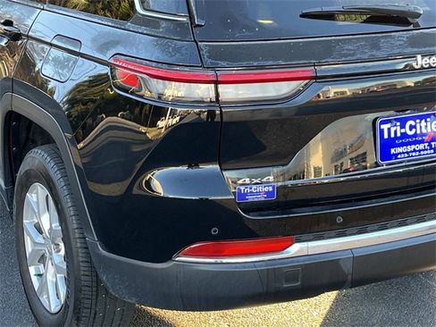 Used 2023 Jeep Grand Cherokee Limited image 5