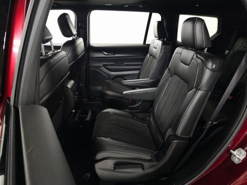 Used 2024 Jeep Grand Cherokee L Altitude image 32