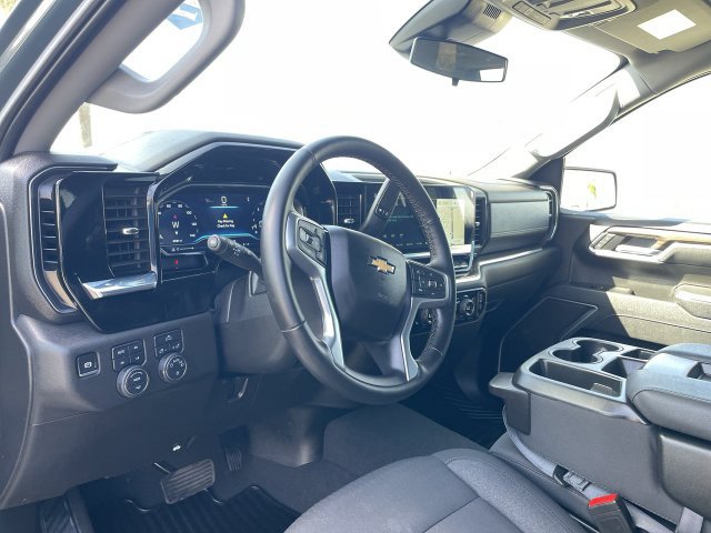 Used 2025 Chevrolet Silverado 1500 LT w/ Z71 Off-Road Package AWD/4WD image 10