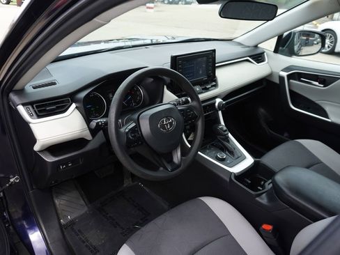 Used 2022 Toyota RAV4 XLE AWD/4WD image 23