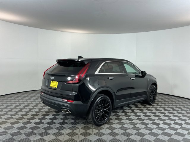Used 2022 Cadillac XT4 Luxury w/ LPO, ONYX Package AWD/4WD image 5