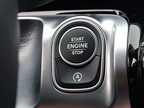 Used 2024 Mercedes-Benz GLB 250 4MATIC image 25