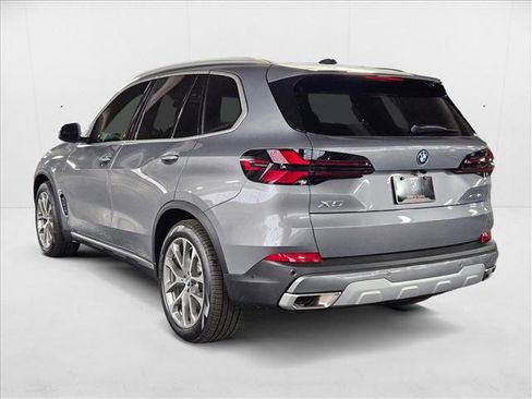 Used 2025 BMW X5 xDrive50e w/ Parking Assistance Package image 8