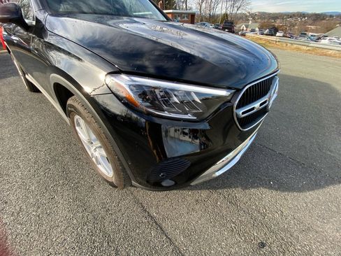 Used 2025 Mercedes-Benz GLC 300 4MATIC image 24