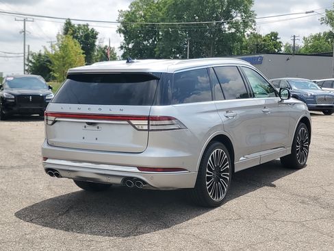 Used 2024 Lincoln Aviator Black Label w/ Class IV Trailer Tow Package AWD/4WD image 6