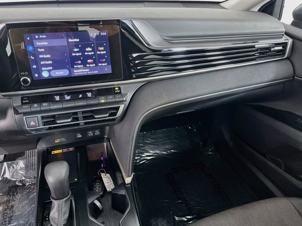 Used 2025 Toyota Camry LE w/ Convenience Package FWD image 21