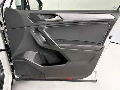 Used 2022 Volkswagen Tiguan S image 30