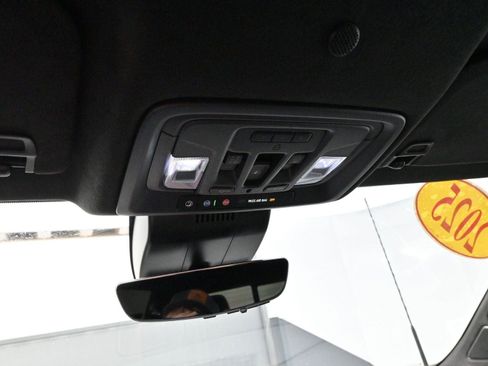 Used 2025 GMC Sierra 2500 AT4X image 27